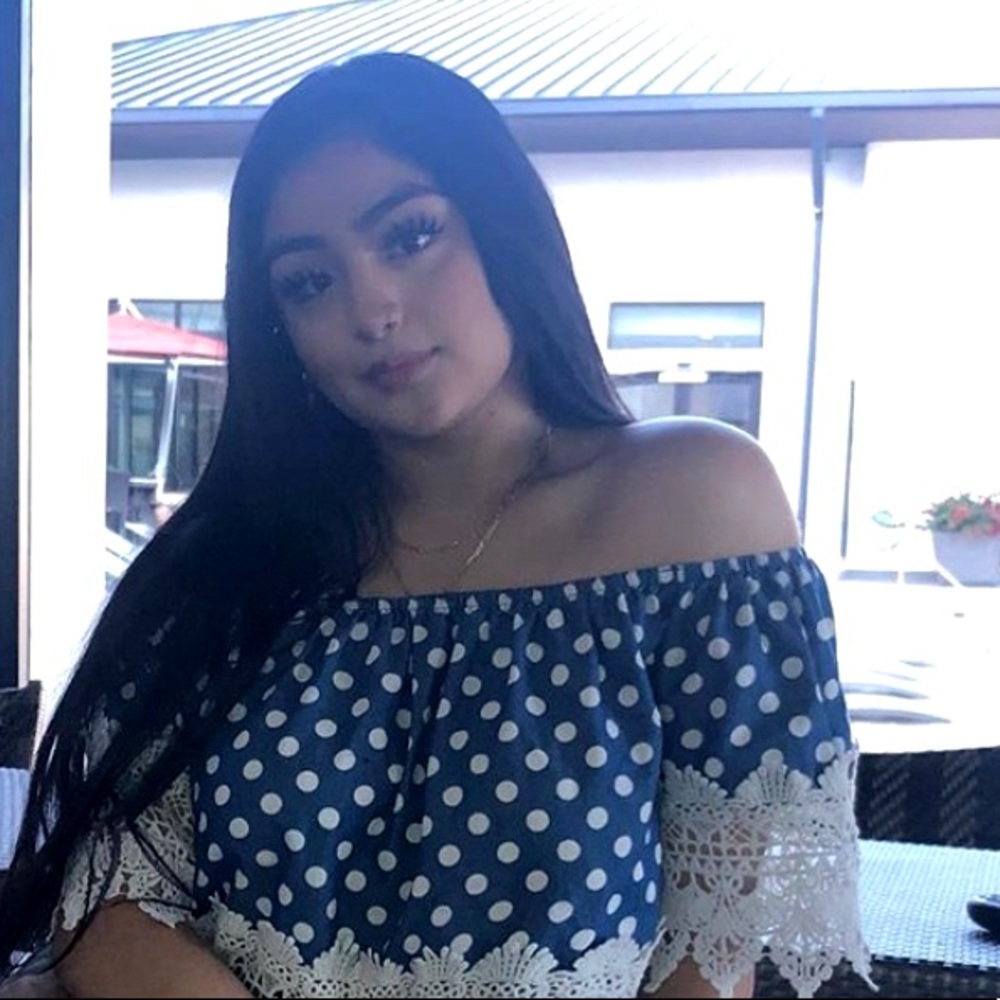 Meet your Posher, Anahi